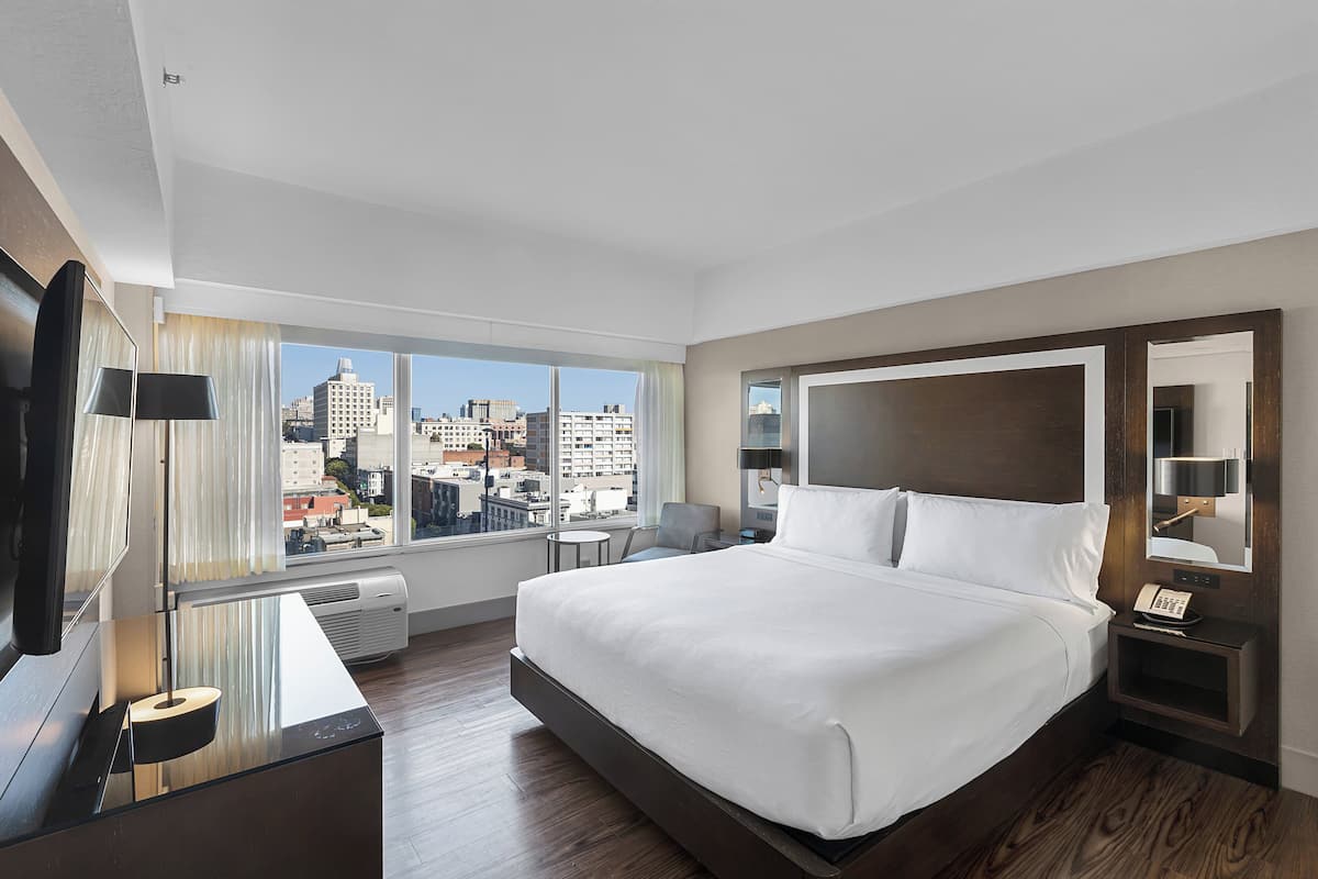 Hypo-allergenic bedding, in-room safe, desk, laptop workspace