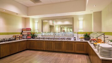 Desayuno buffet todos los días (con cargo)
