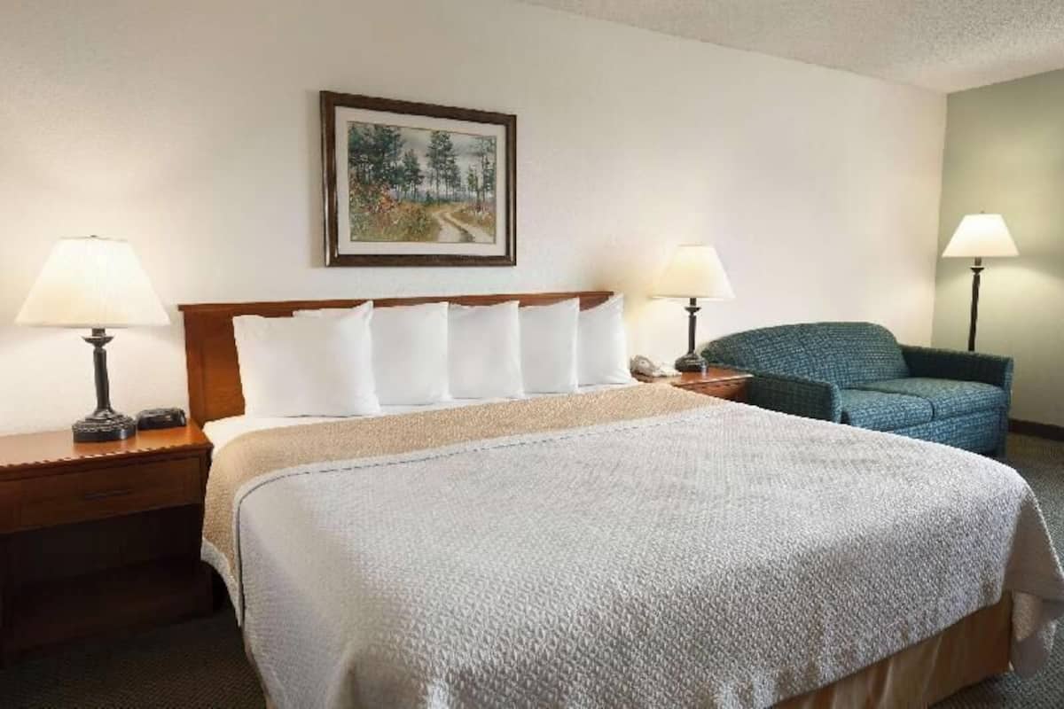 In-room safe, desk, iron/ironing board, free cots/infant beds
