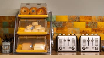 Desayuno de autoservicio incluido todos los días