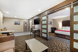 Suite, 1 King Bed with Sofa bed, Non Smoking, Balcony (with Sofabed)