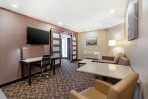 Suite, 1 King Bed with Sofa bed, Non Smoking, Balcony (with Sofabed)