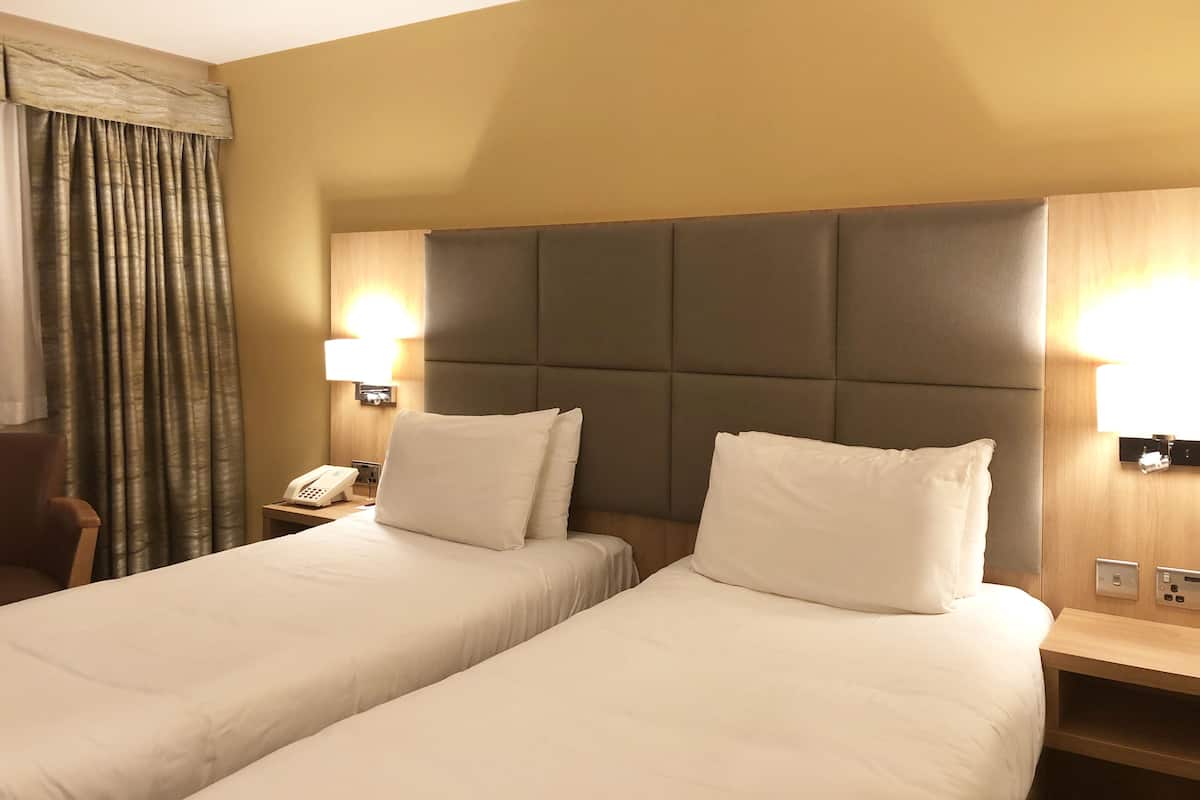 Standard Room, 2 Twin Beds | Desk, blackout drapes, iron/ironing board (on request), WiFi (free)