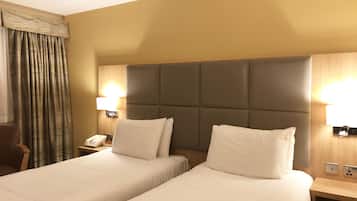 Standard Room, 2 Twin Beds | Desk, blackout drapes, iron/ironing board, free WiFi