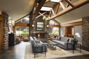 Lobby-Lounge