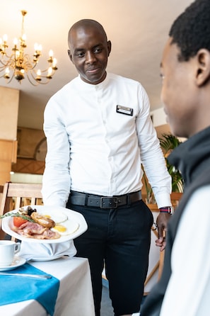 Buffet déjeuner servi tous les jours en supplément