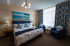 Down duvets, in-room safe, desk, laptop workspace - Gooderson Tropicana Hotel (Durban)