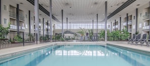 Indoor pool, sun loungers