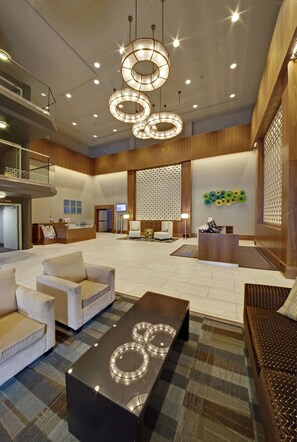 Lobby - Coast Kamloops Hotel & Conference Centre (Kamloops)