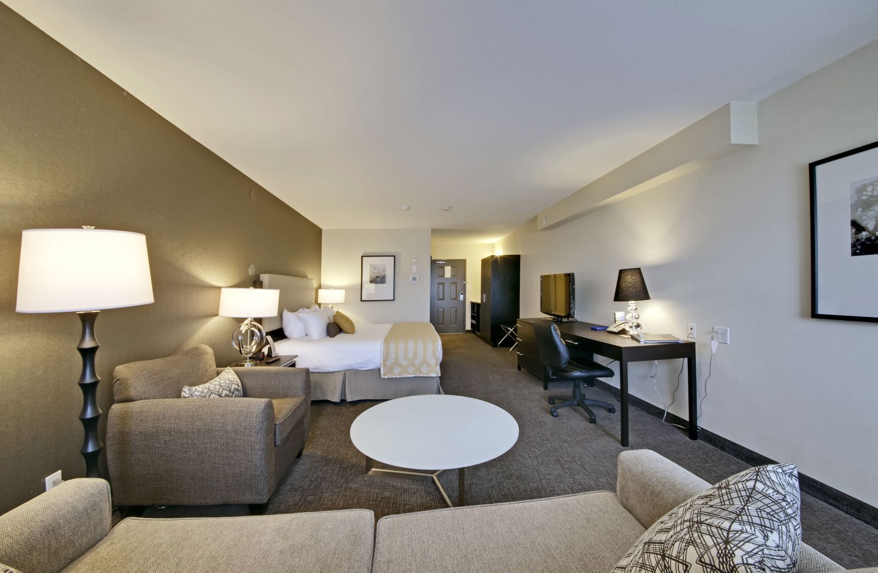 Premium bedding, in-room safe, desk, soundproofing