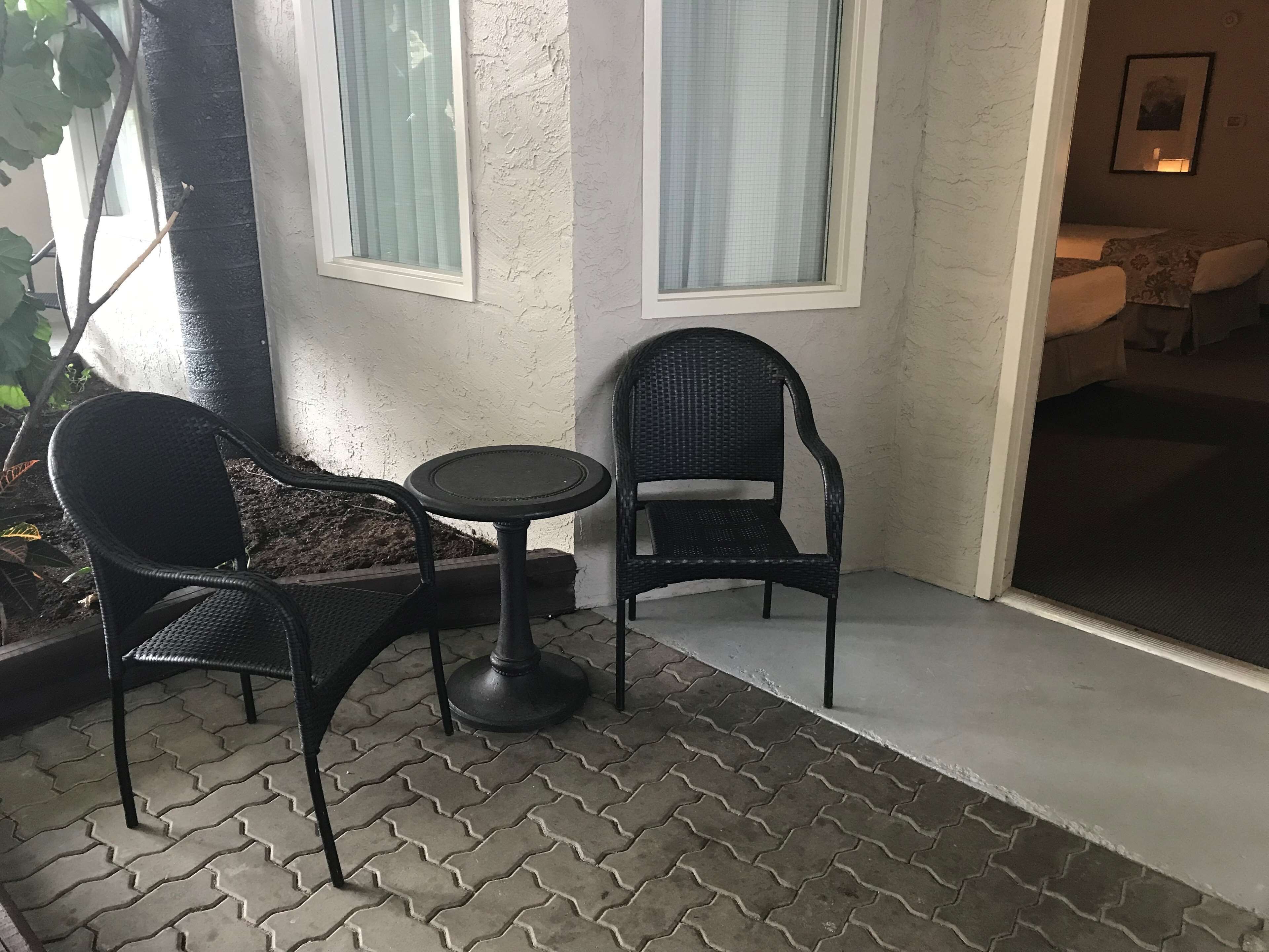 comfort room, poolside (coast two queens, pool side) | 1 bedroom, premium bedding, in-room safe, desk