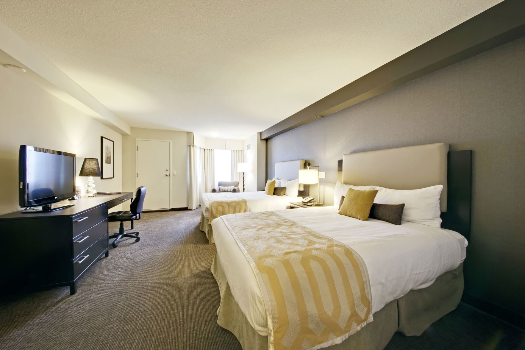 Premium bedding, in-room safe, desk, soundproofing