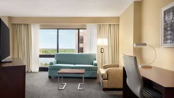 Suite junior, 1 cama King size | Camas con pillow-top, caja de seguridad en la habitación y escritorio