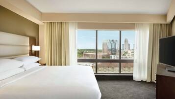 Junior Suite, 1 King Bed | Pillow-top beds, in-room safe, desk, blackout curtains