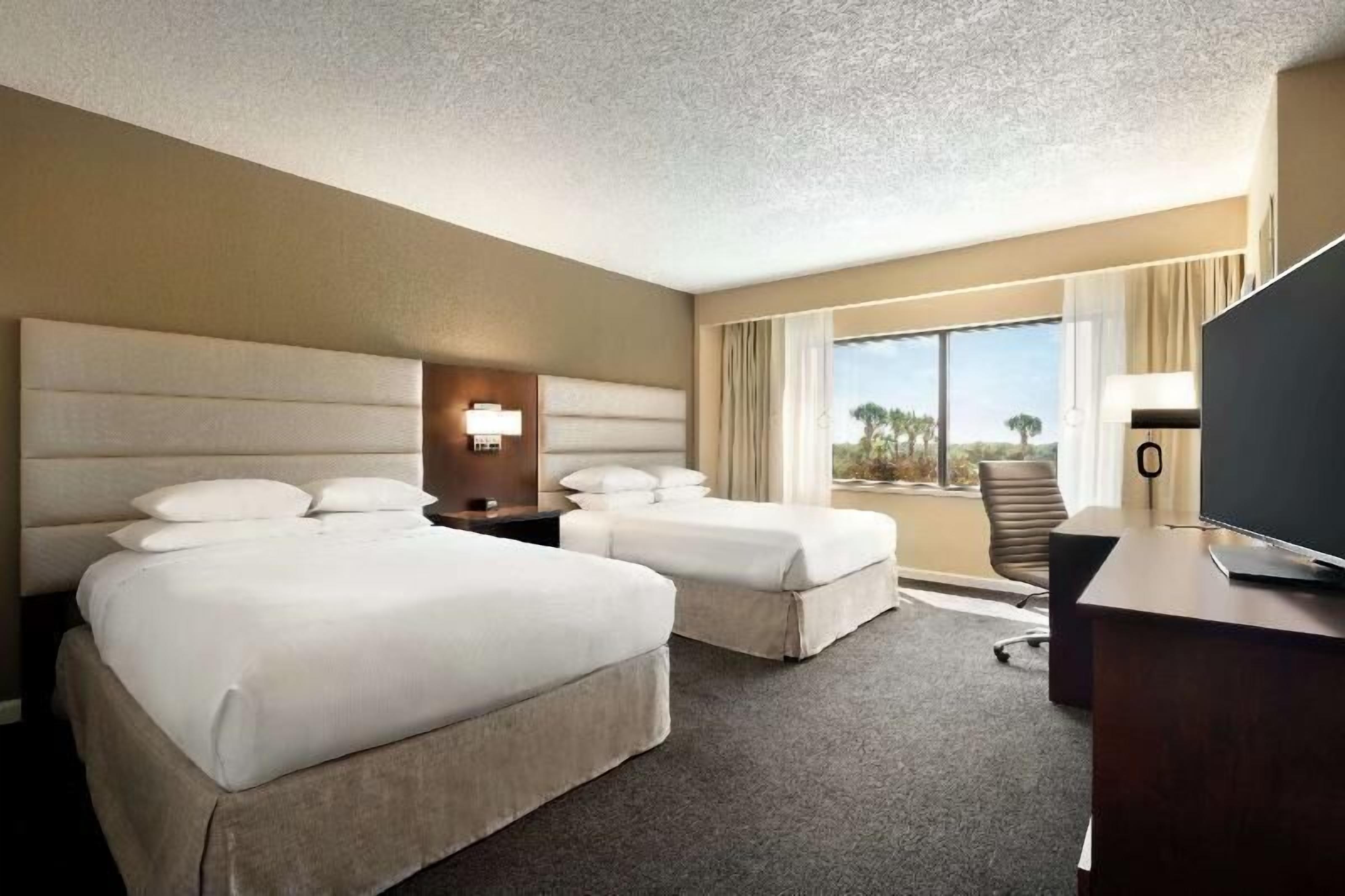 Pillowtop beds, in-room safe, desk, blackout drapes