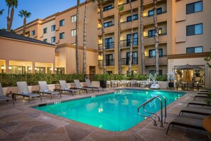 Outdoor pool, pool loungers