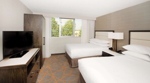 Premium bedding, in-room safe, desk, blackout drapes