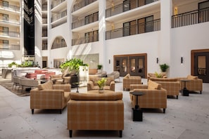 Lobby - Embassy Suites by Hilton Cincinnati Northeast Blue Ash (Cincinnati)