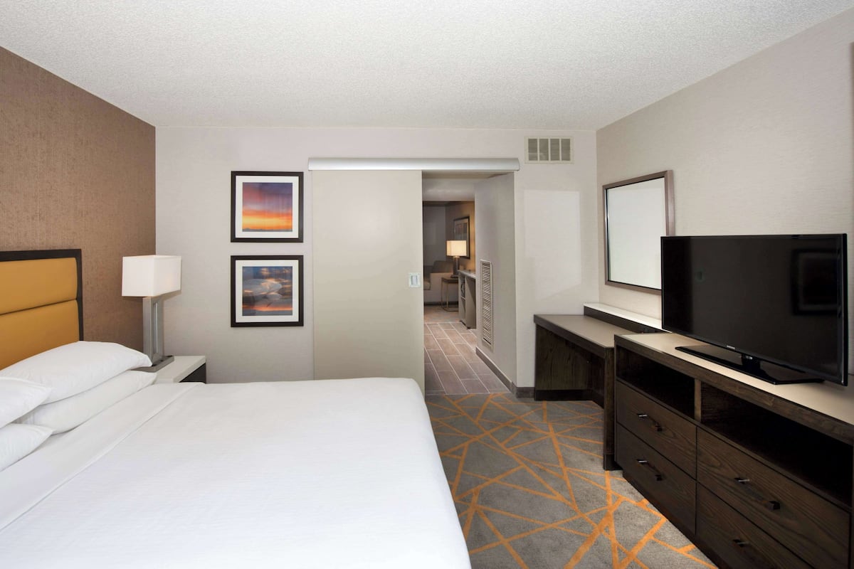 1 slaapkamer, luxe beddengoed, een kluis op de kamer, een bureau