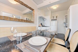Suite, 2 Bedrooms | In-room dining - Inn At The Park (San Diego)
