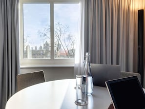 Hypo-allergenic bedding, in-room safe, desk, laptop workspace