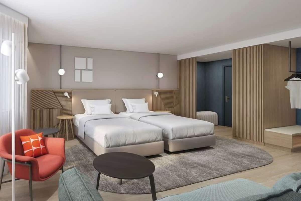 Hypo-allergenic bedding, in-room safe, desk, laptop workspace