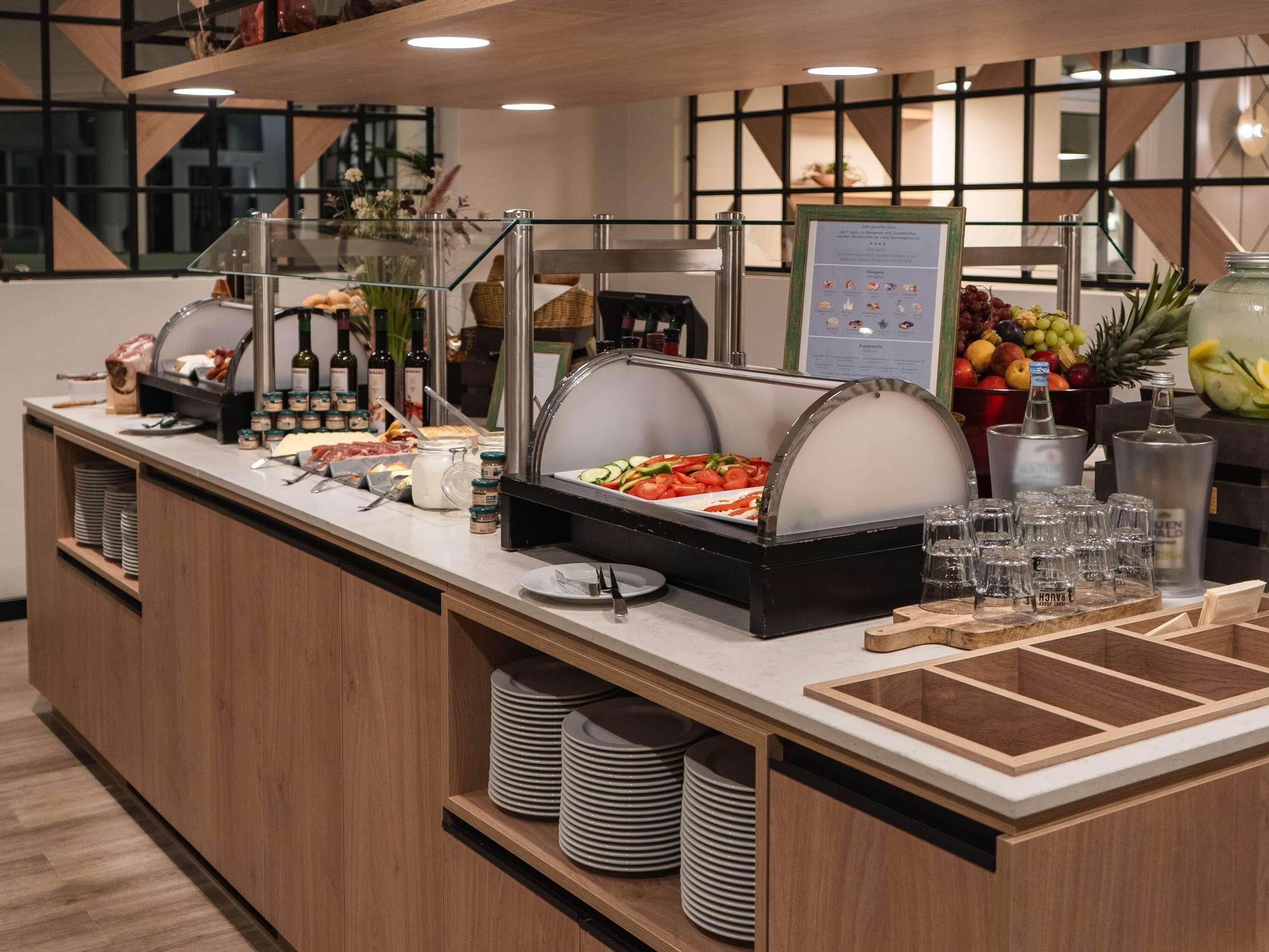 Tägliches Frühstücksbuffet gegen Gebühr