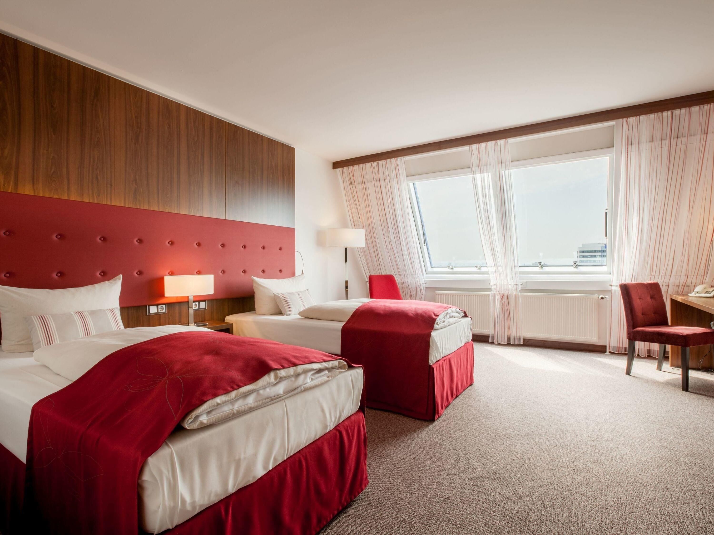 Standard Apartment, 2 Twin Beds | Hypo-allergenic bedding available, in-room safe, desk, laptop workspace