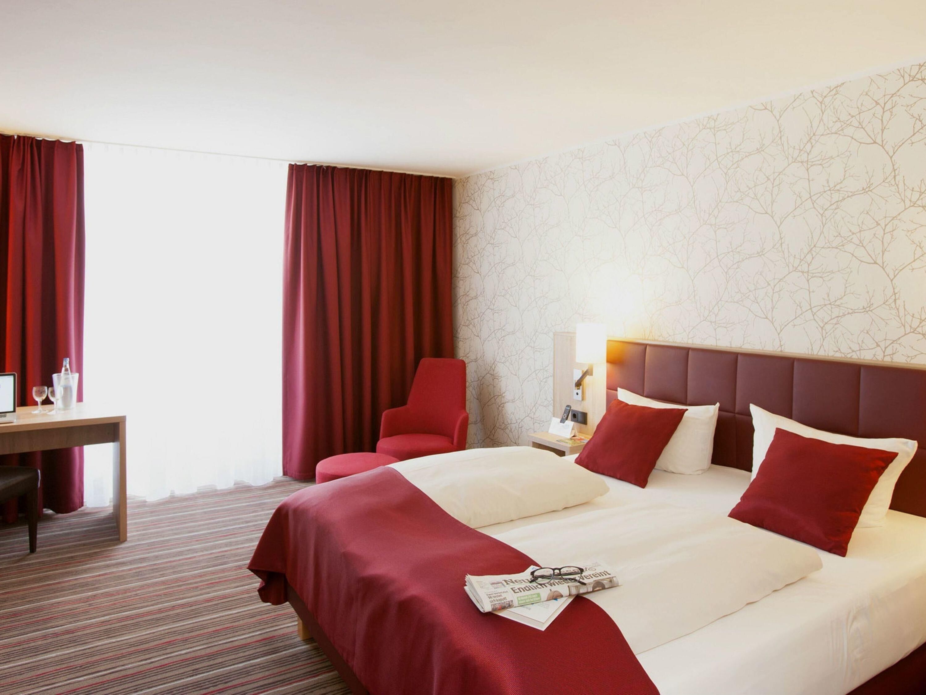 Standard Apartment, 1 King Bed | Hypo-allergenic bedding available, in-room safe, desk, laptop workspace