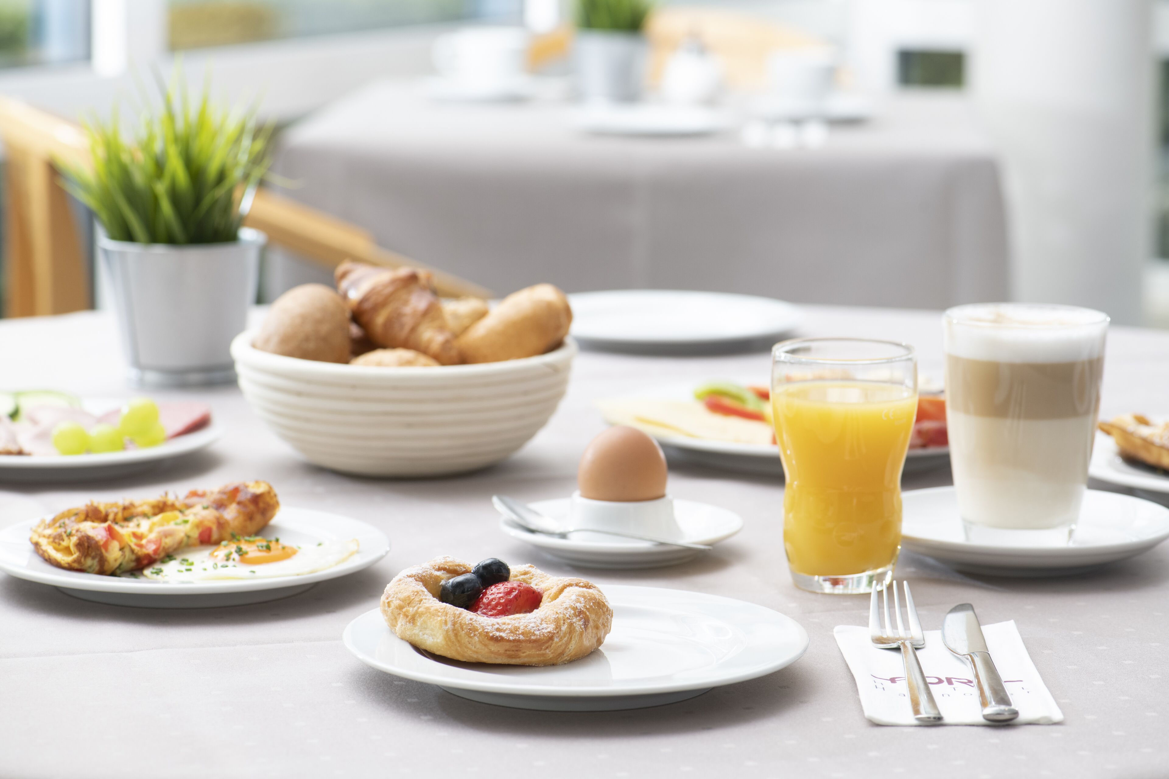 daily buffet breakfast (eur 18.90 per person)