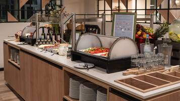Daily buffet breakfast for a fee