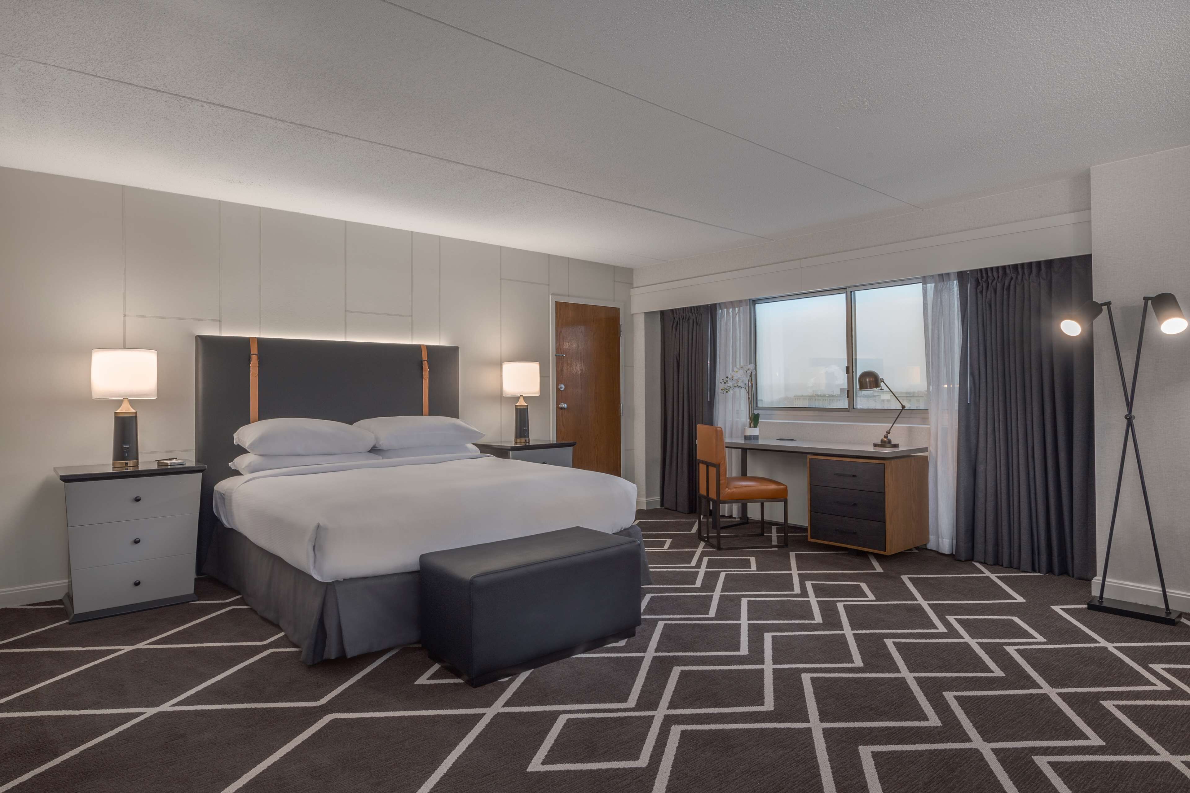 junior suite, 1 king bed | premium bedding, pillow-top beds, in-room safe, desk