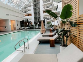 Una piscina techada