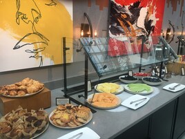 Desayuno completo todos los días (con cargo)