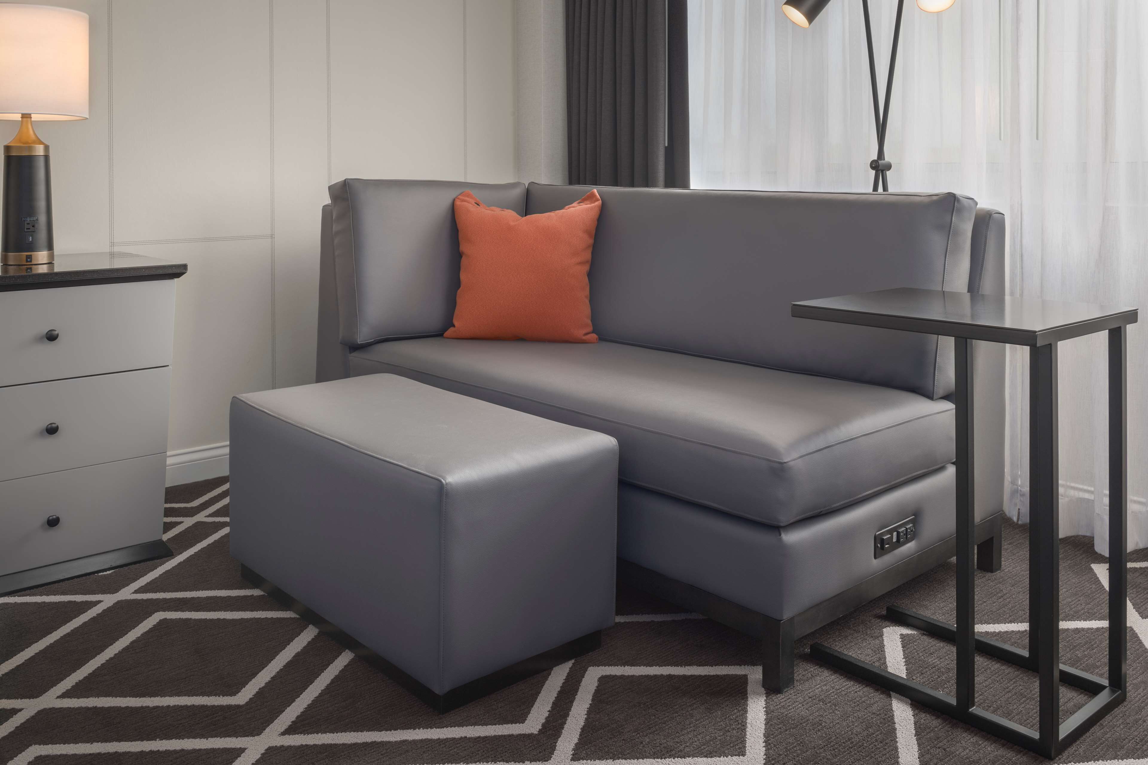 55-inch lcd tv with satellite channels, tv