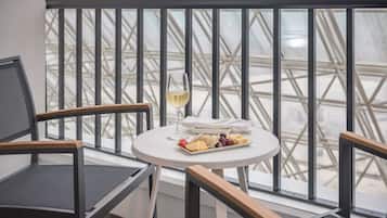 TV LCD 55-inch có truyền hình vệ tinh, TV