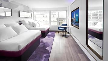 First Class Two Queens View | Premium bedding, in-room safe, desk, laptop workspace