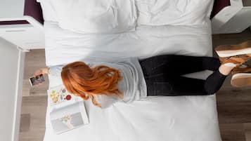 Ropa de cama de alta calidad, caja fuerte, escritorio