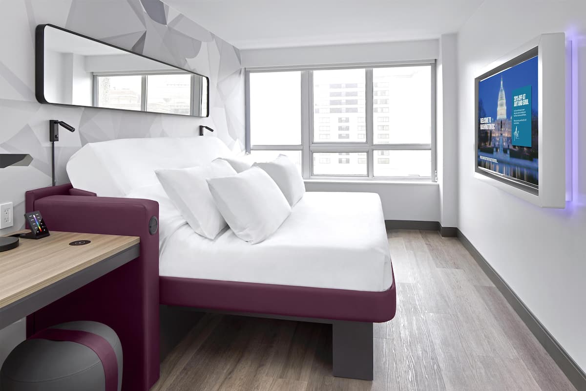 Premium King View | Ropa de cama de alta calidad y caja de seguridad en la habitación