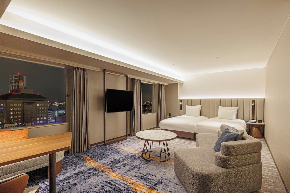 Premium Room, 2 Twin Beds, Club Lounge Access (Worklife) | 1 bedroom, premium bedding, down comforters, in-room safe
