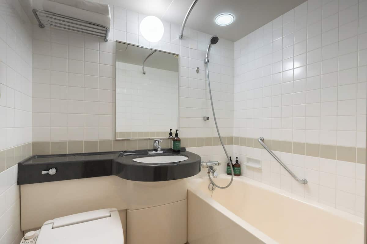 1 makuuhuone, ylelliset vuodevaatteet, untuvapeitot