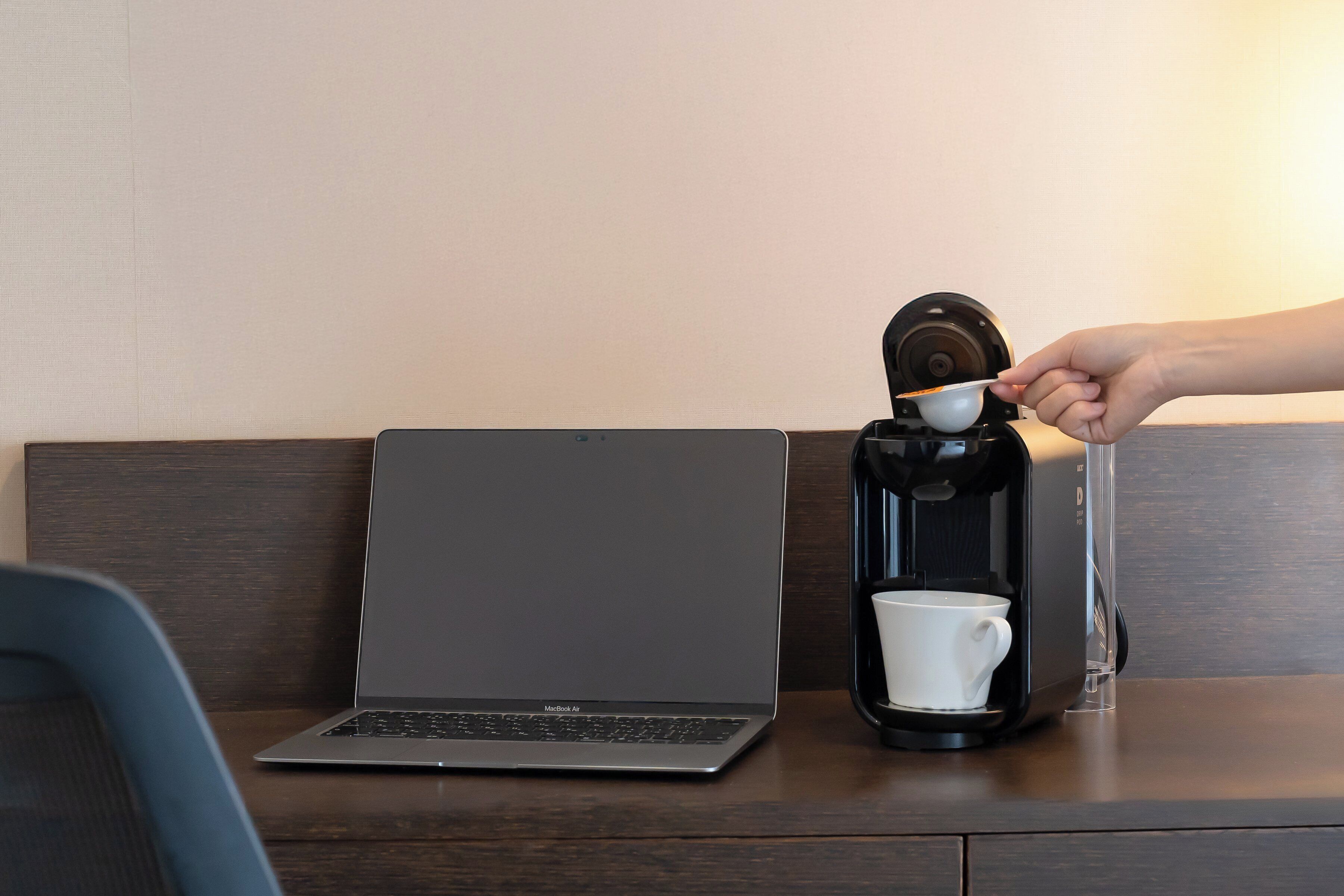 Rom – standard, 1 queensize-seng, byutsikt | Sengetøy av topp kvalitet, dundyner, safe på rommet og skrivebord