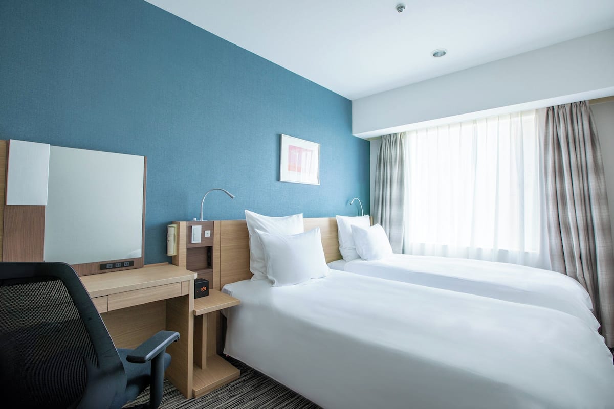 1 bedroom, premium bedding, down comforters, in-room safe