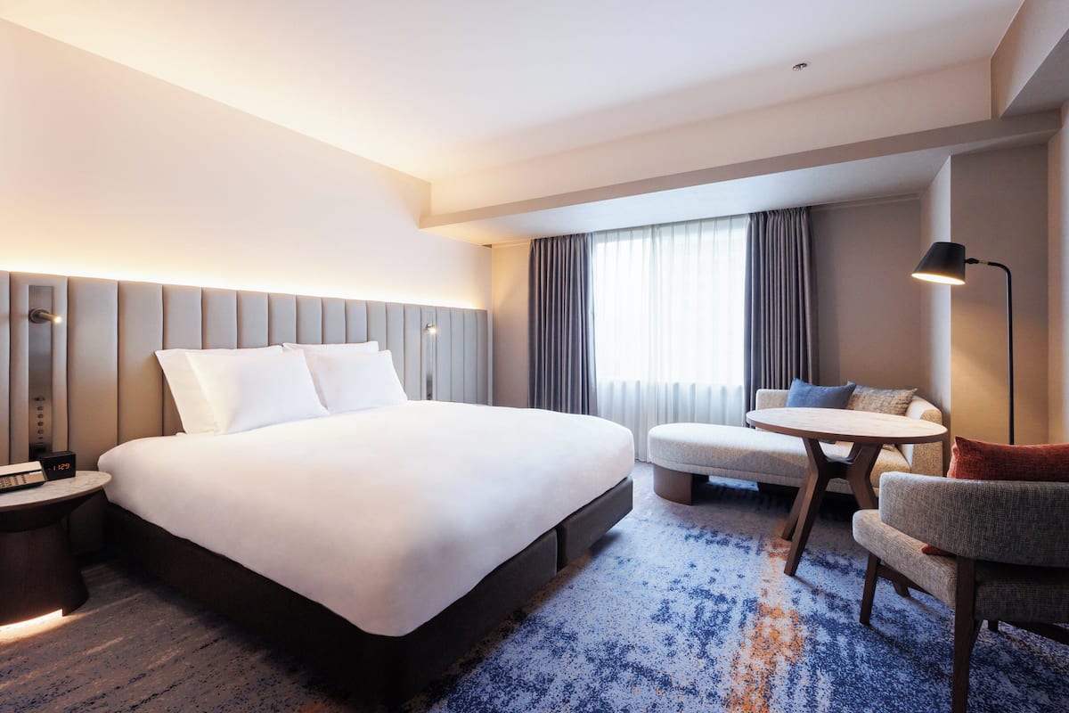 Standard Room, 1 King Bed, Accessible, Club lounge access | 1 bedroom, premium bedding, down duvets, in-room safe