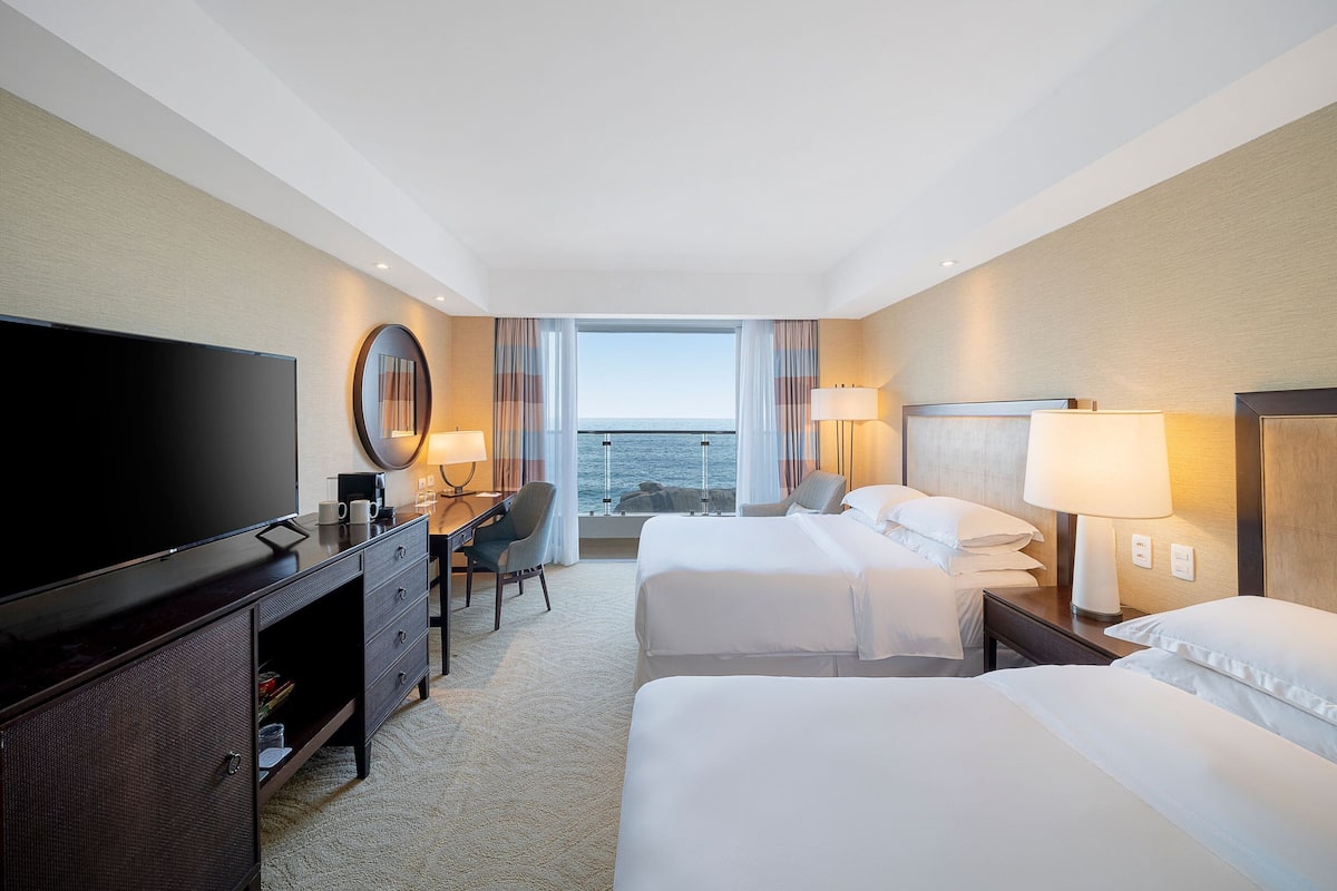 Deluxe-værelse - 2 dobbeltsenge - ikke-ryger - balkon (Oceanfront) | 1 soveværelse, minibar, pengeskab på værelset, skrivebord