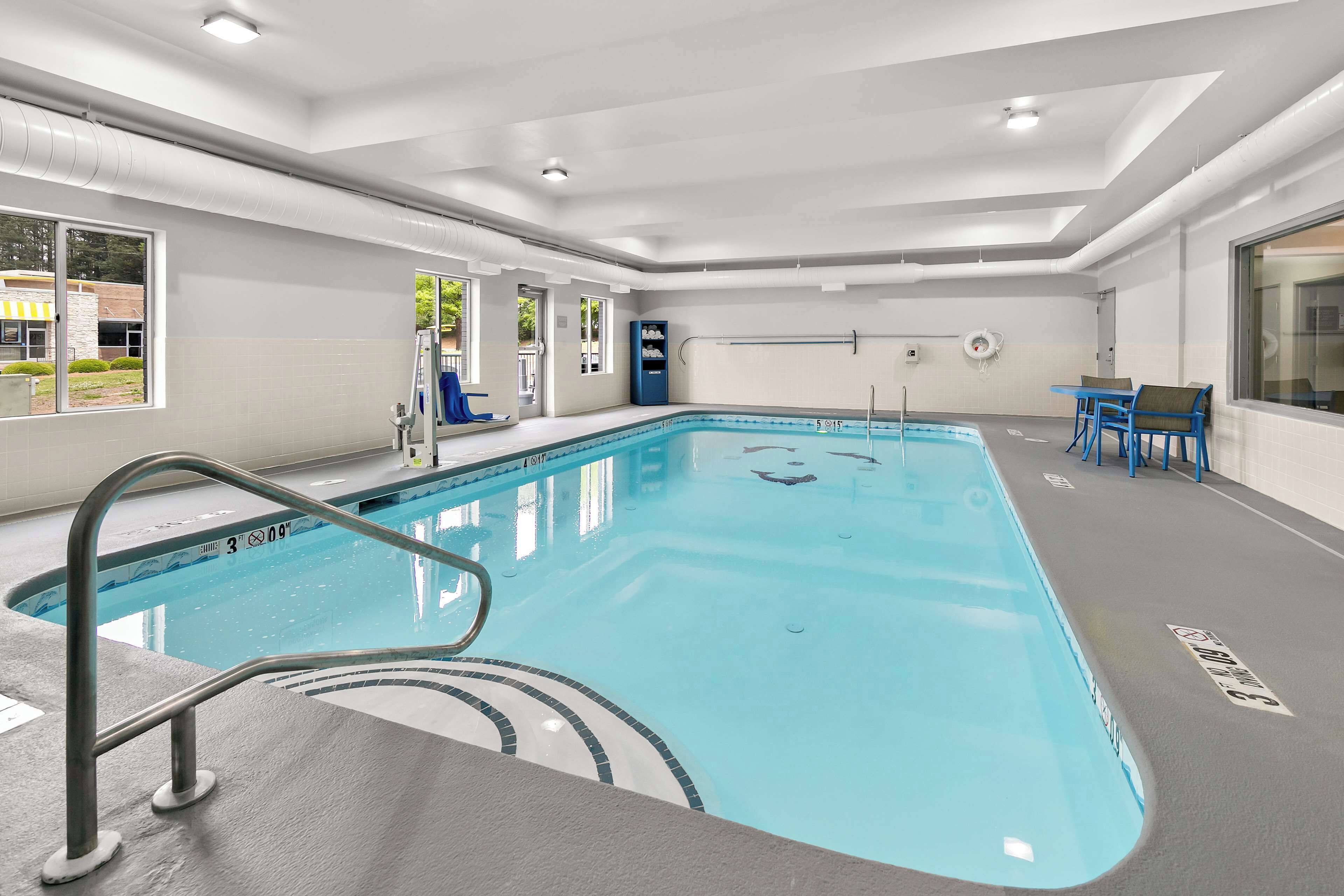 Hồ bơi trong nhà 