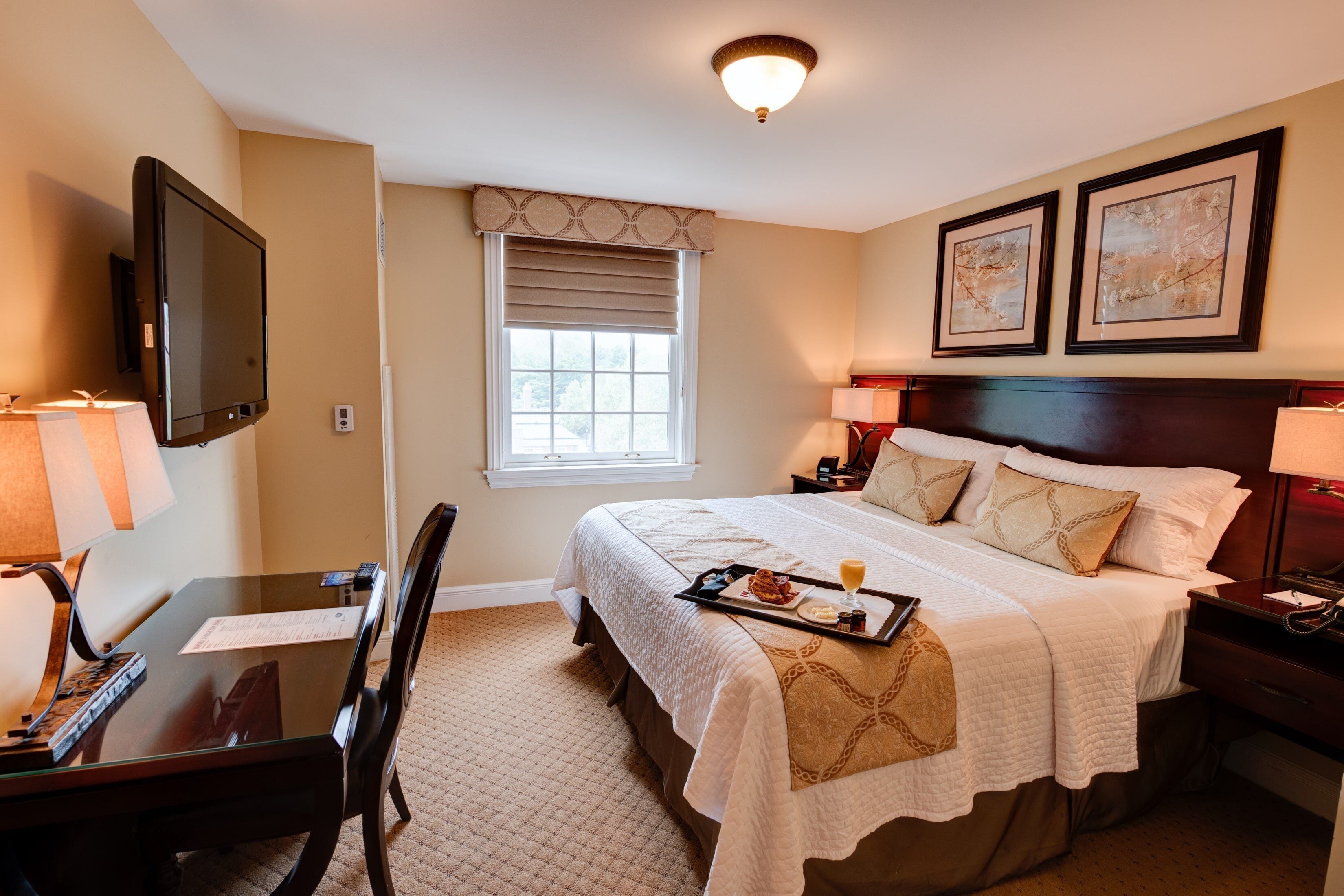 suite, 1 bedroom | desk, iron/ironing board, free cots/infant beds, wifi