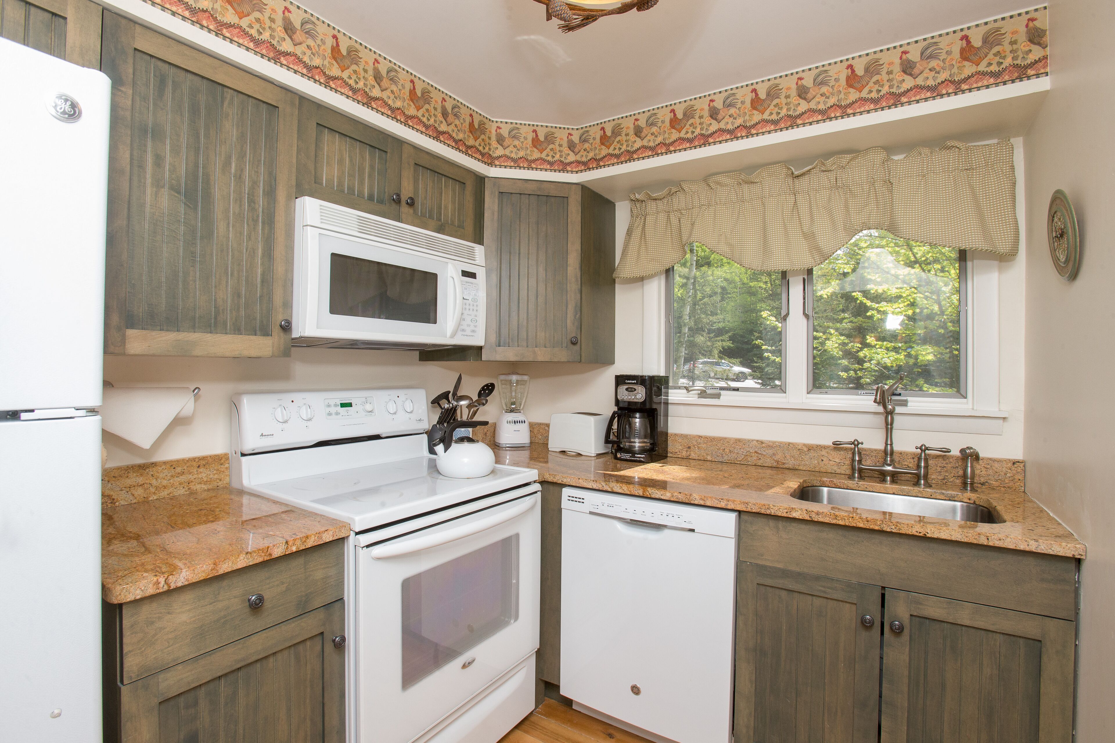 two bedroom resort home 462 | private kitchen | fridge, coffee/tea maker, paper towels