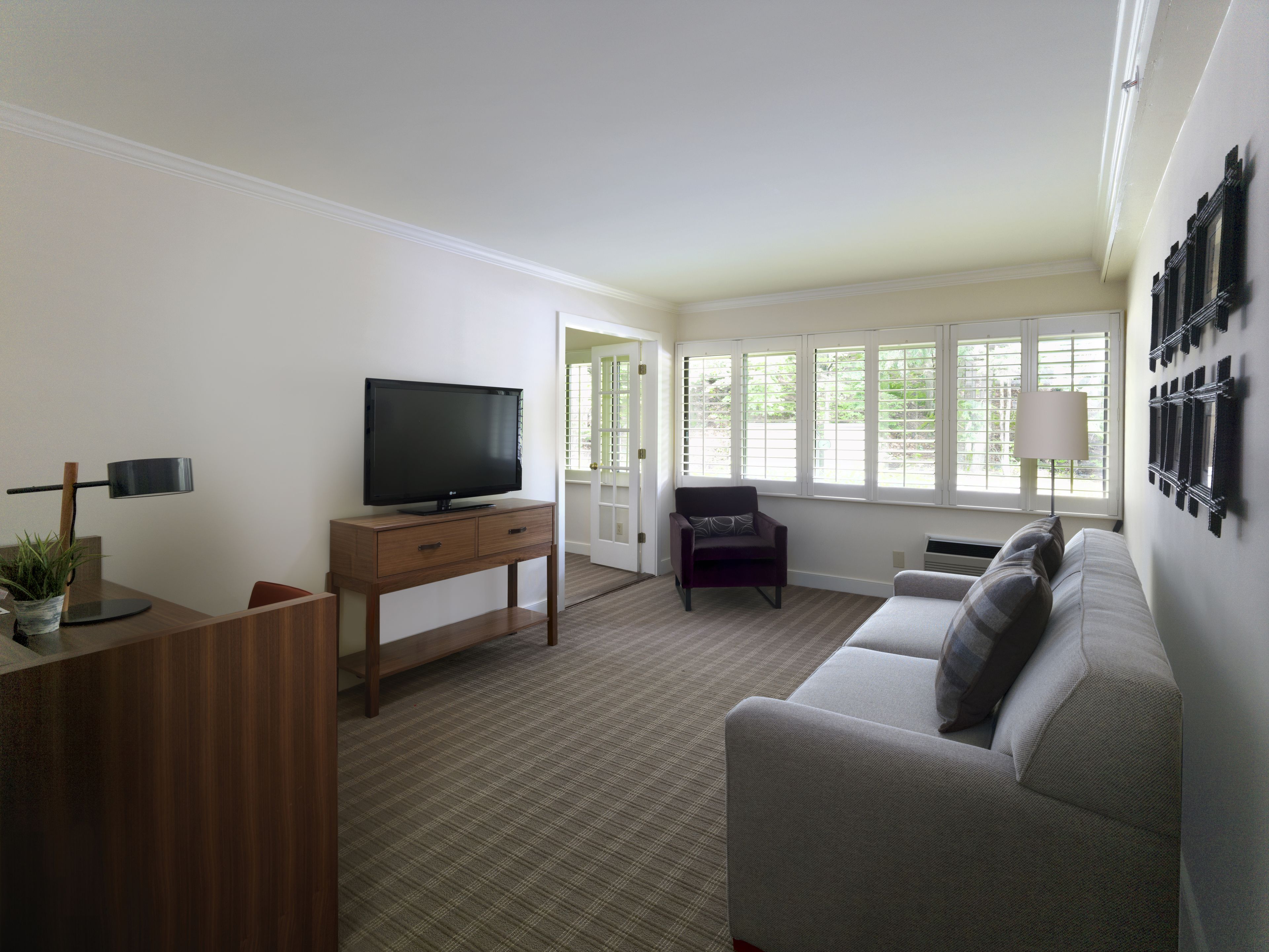 West Branch Suite 1 King  | Hypo-allergenic bedding, pillowtop beds, in-room safe, desk