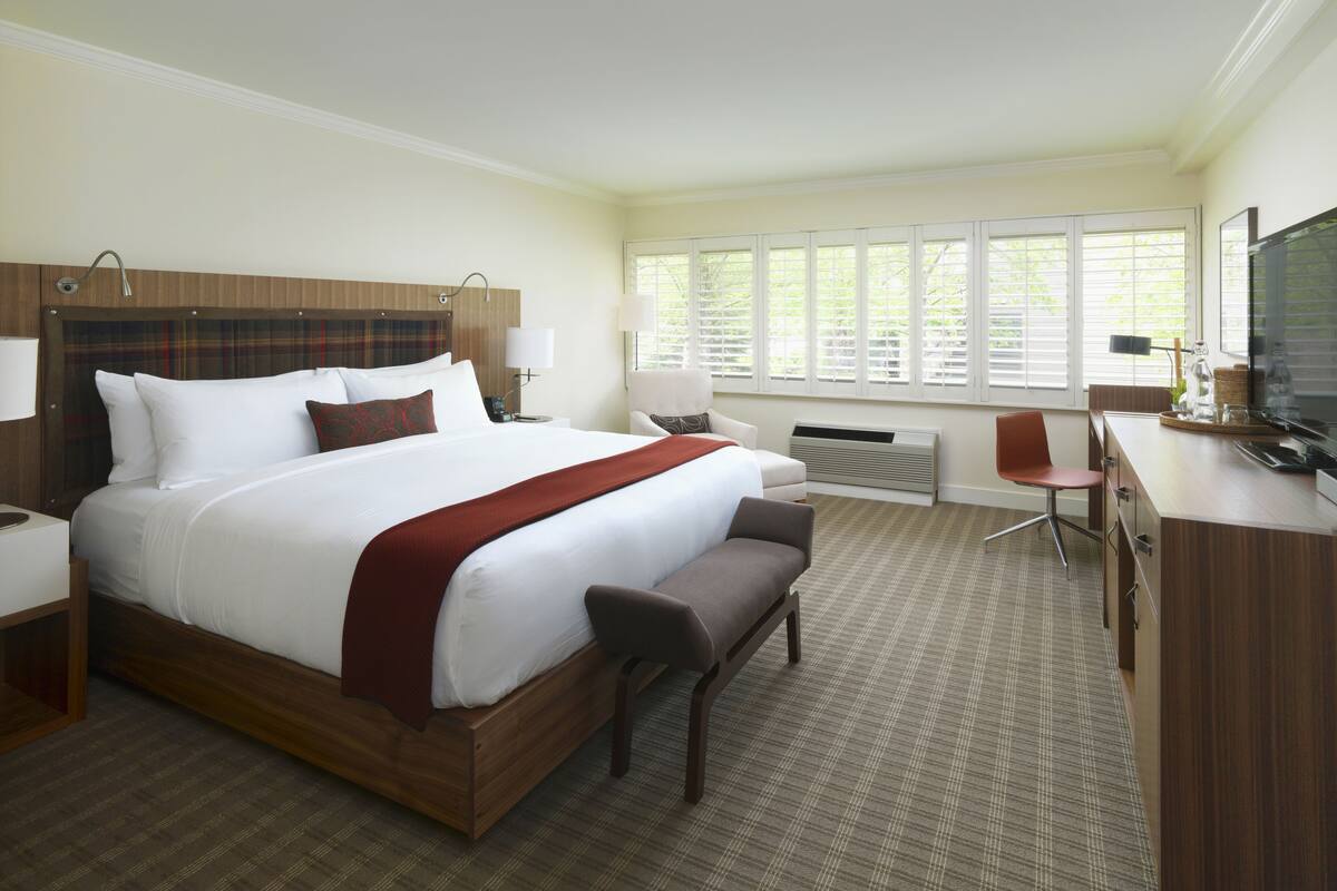 Hypo-allergenic bedding available, pillowtop beds, in-room safe, desk